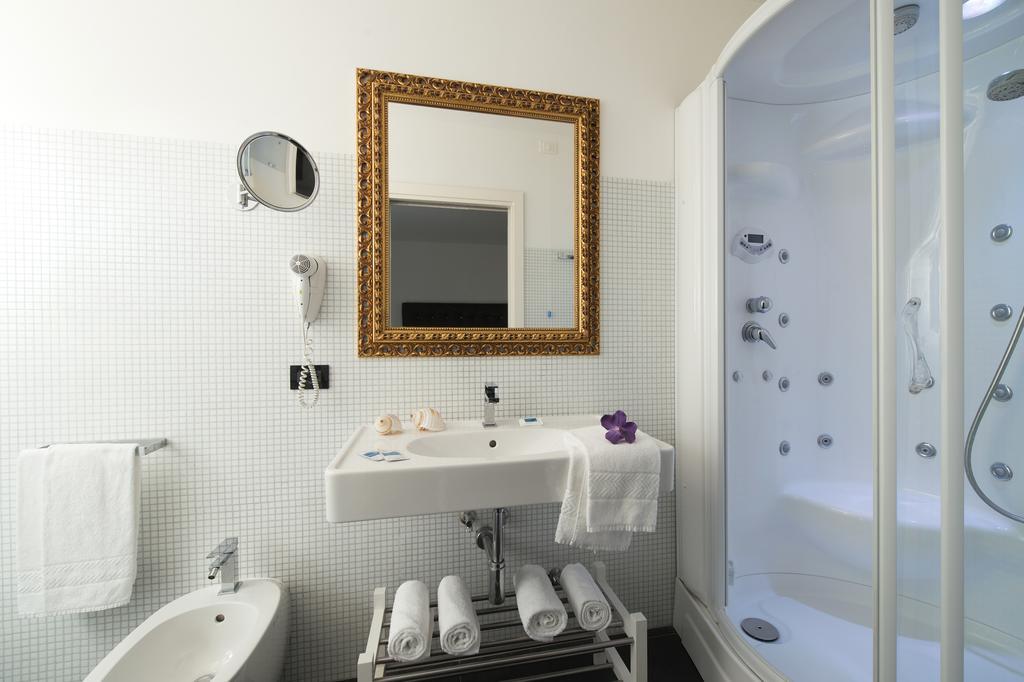 Nice Hotel Бібіоне Екстер'єр фото