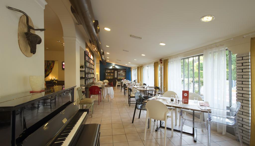 Nice Hotel Бібіоне Екстер'єр фото