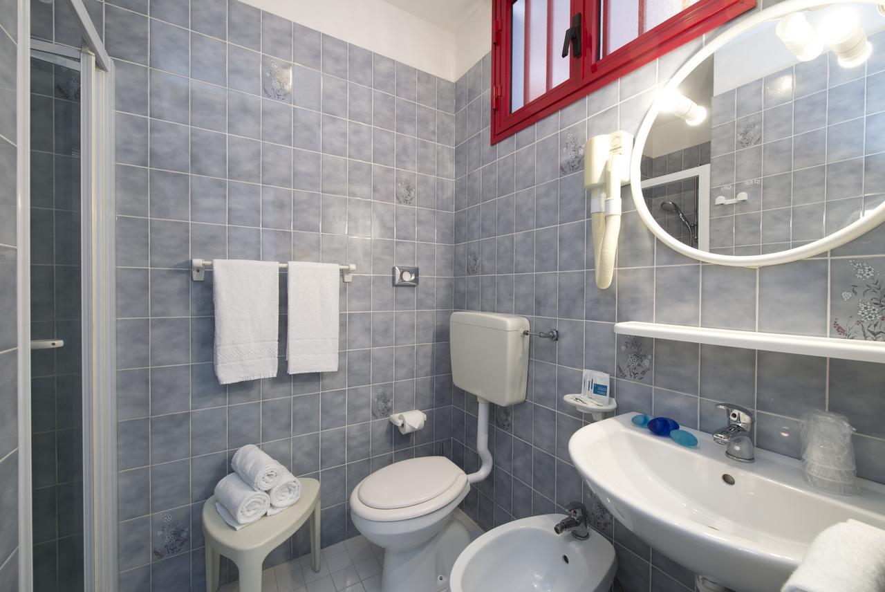 Nice Hotel Бібіоне Екстер'єр фото